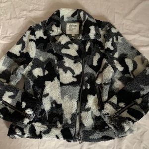 NWT Dylan heatherpile camo jacket